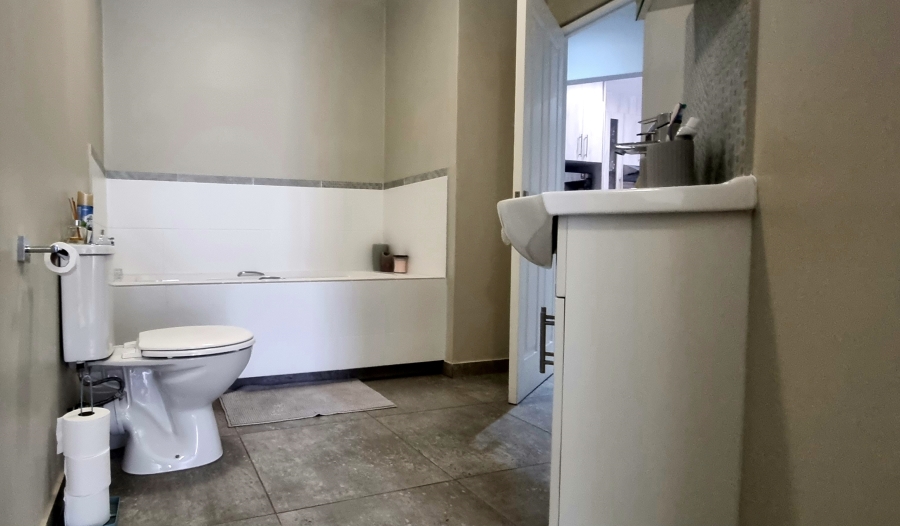 2 Bedroom Property for Sale in Beacon Bay Eastern Cape